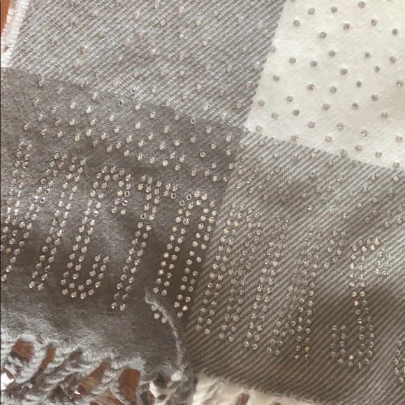 Victoria’s Secret White and Silver Scarf - Picture 2 of 4